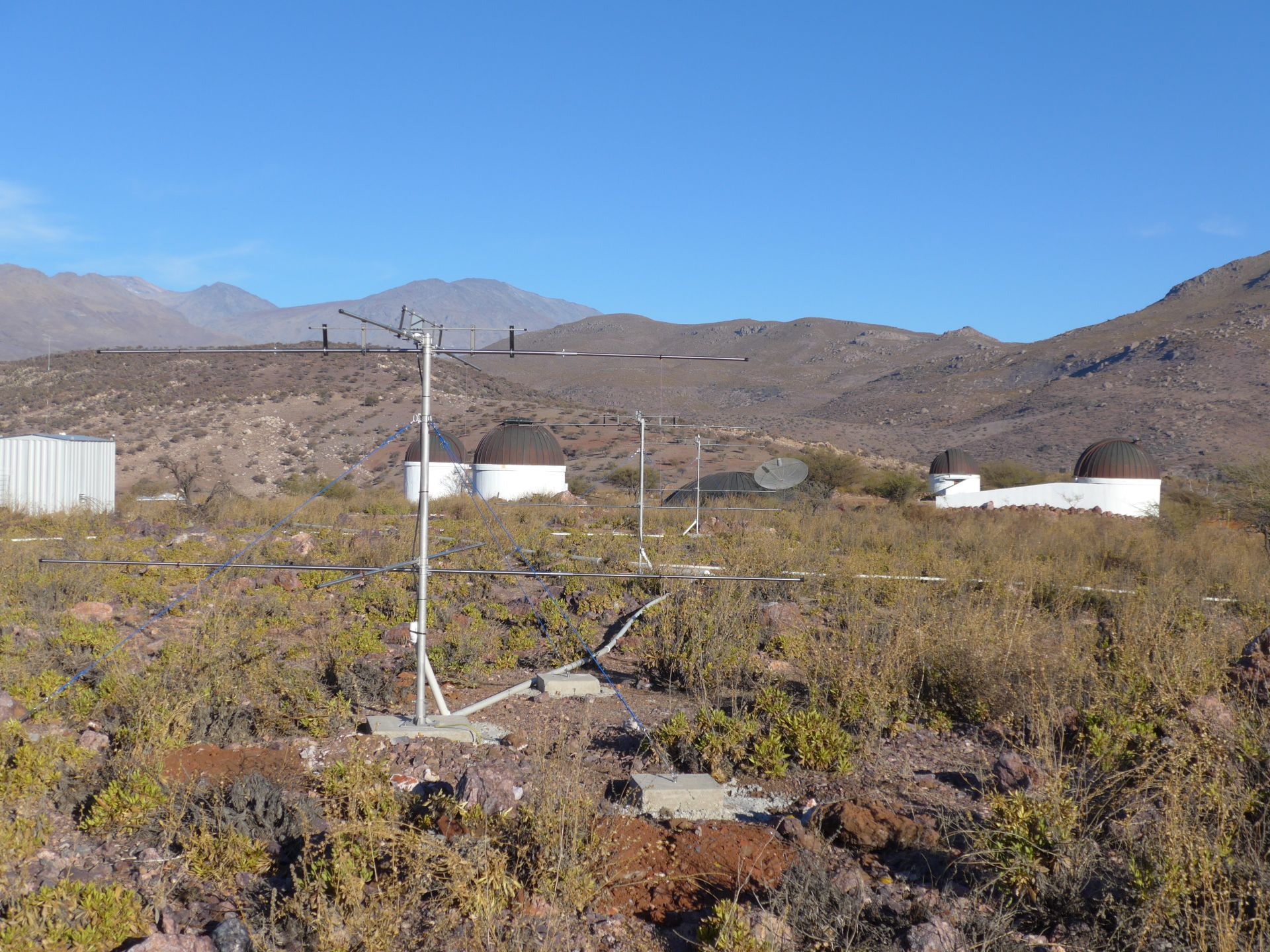 EMDR receiving antennas and instrument shelter at SCO